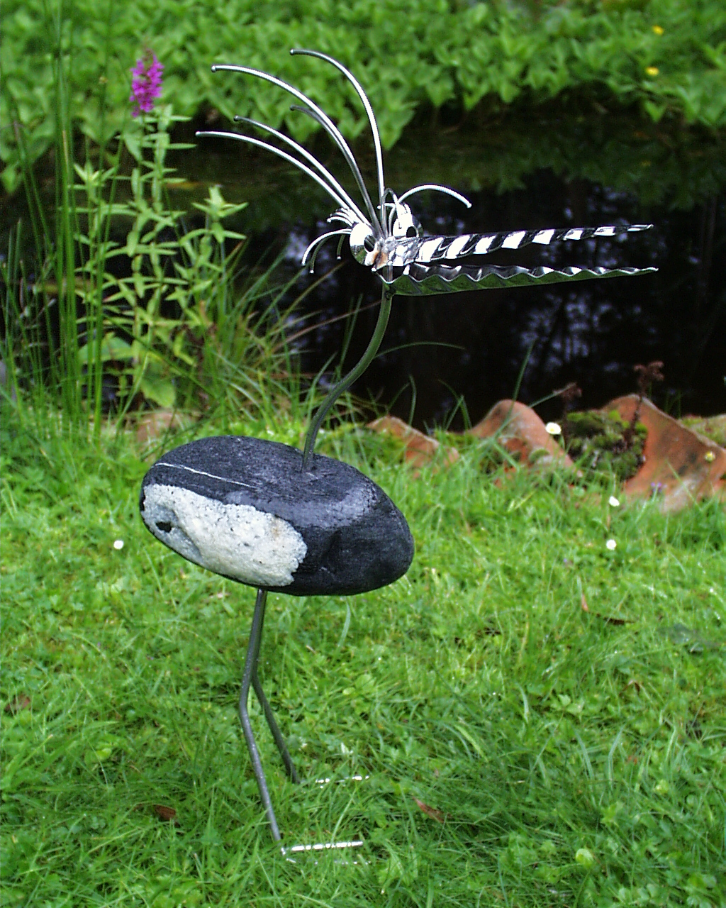 Edelstahlvogel Naturstein Garten Terasse Balkon dekoration Wetterfest rostfrei Harry Tiedemann Design