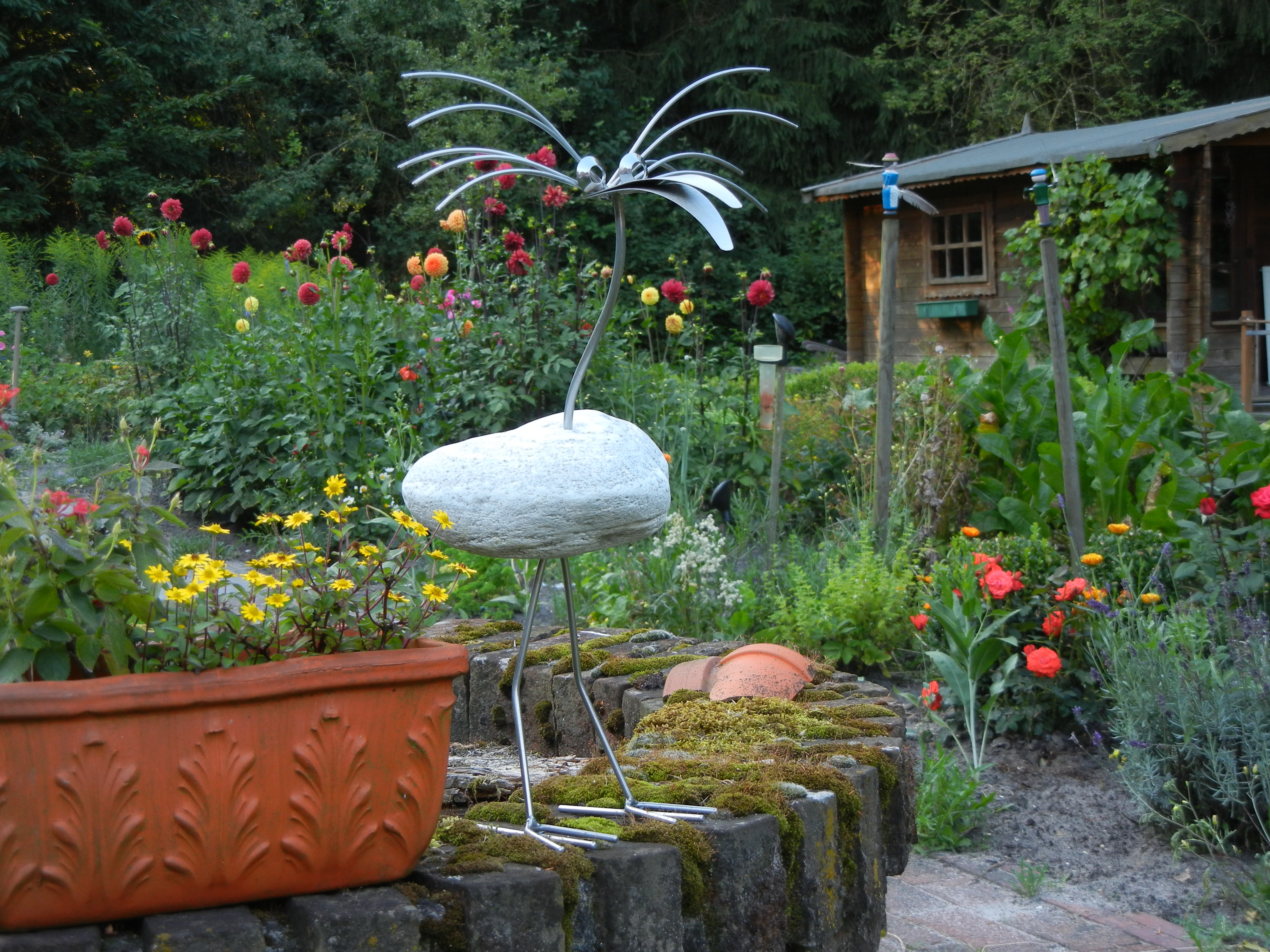 Edelstahlvogel mit Naturstein Garten Terrasse Balkon Dekoration Wetterfest rostfrei Harry Tiedemann Design