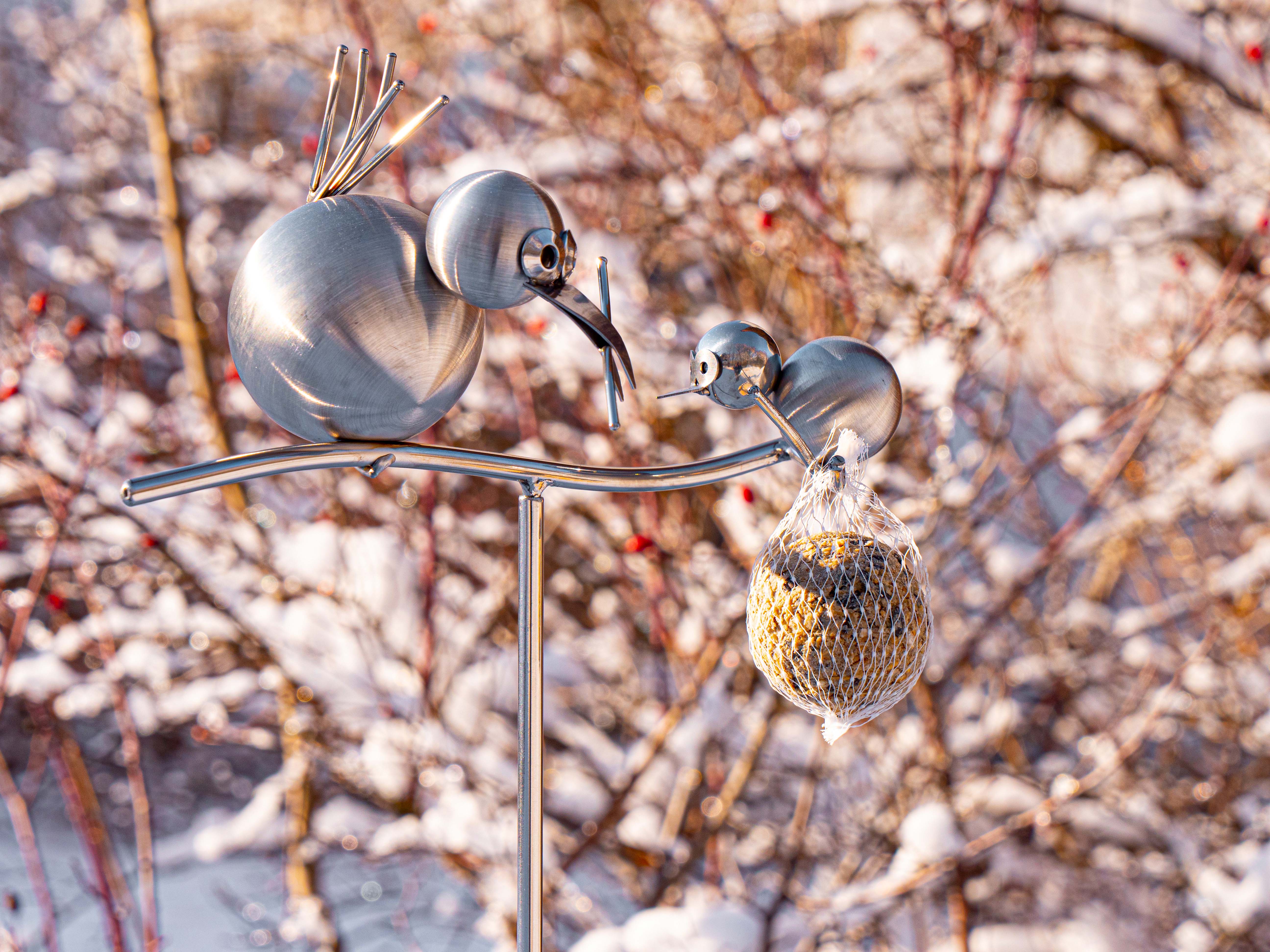 Coli und Colina Meisenknödelhalter Rankhilfe Gartenstecker Blumenstecker Rankstab Futterstation Vögel Tedemann Manufaktur